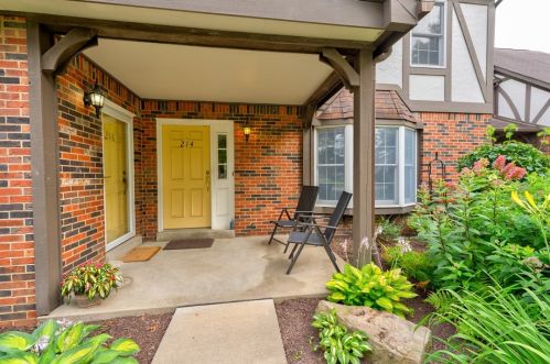 214 Allenberry Cir, Pittsburgh, PA 15234-1002