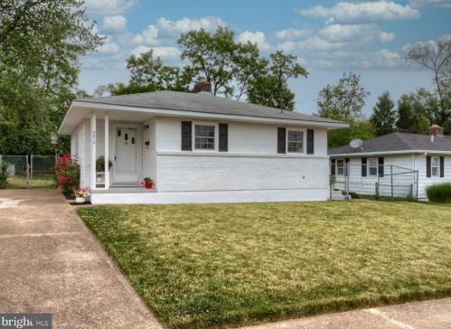 3817 Evelyn Dr, Wilmington, DE 19808-4618