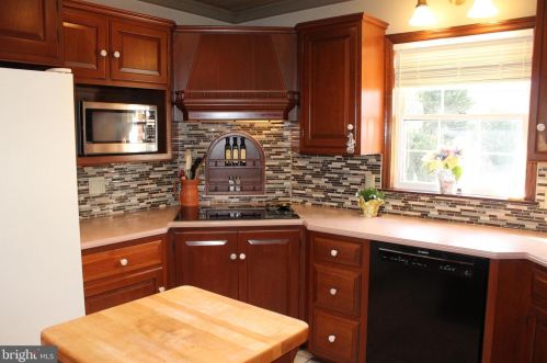 1188 Marie Ave, Ephrata PA  17522-1524 exterior