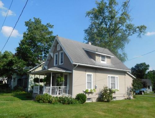 919 Fairview Ave, Stroudsburg, PA 18360-1219