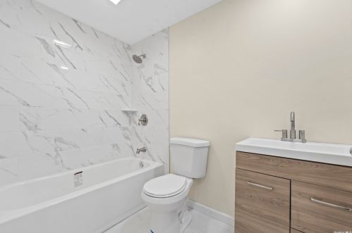 170 Cirrus Rd, Holbrook NY  11741-4407 exterior