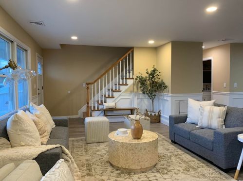 46 Gladstone Ave, West Islip, NY 11795-3629