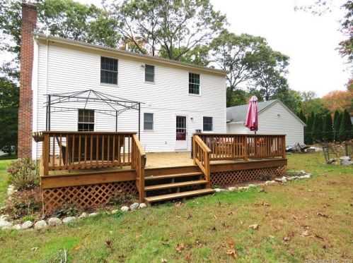 71 Oak Leaf Dr, Colchester, CT 06415-2820