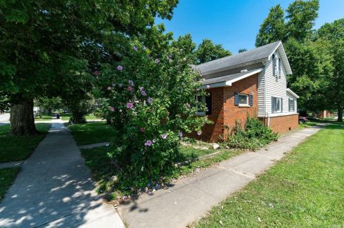 502 7th St, Goshen, IN 46526-3442
