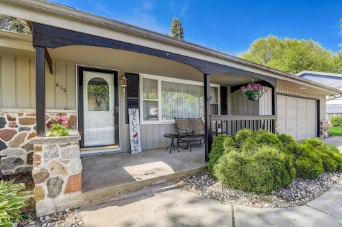 615 Arthur Pl, West Bend, WI 53095-4954