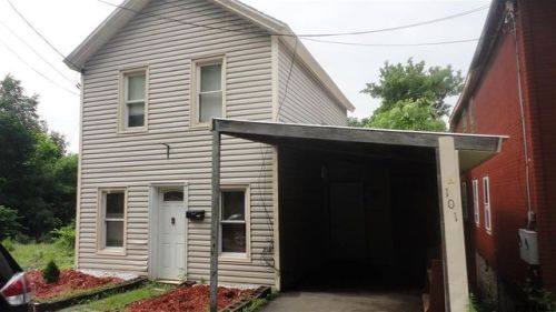 101 Grove St, West Glenville, NY 12010-4905