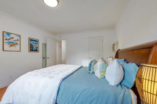 1640 Kentfield Ave, Redwood City CA  94061-2706 exterior