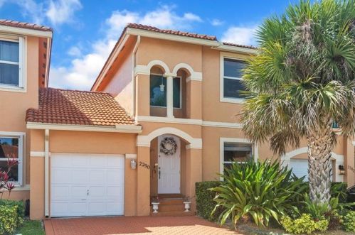 2290 161st Ter, Hollywood, FL 33028-1244