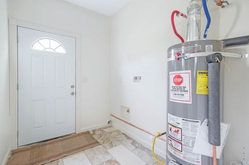 5702 Juarez Ave, Whittier CA  90606-1006 exterior