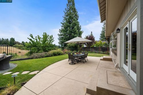 1194 Canyon Side Ave, San Ramon CA 94582-4556 exterior