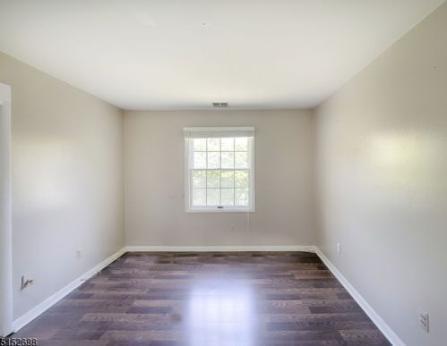 1 Stonyridge Dr, Lincoln Park NJ  07035-2238 exterior