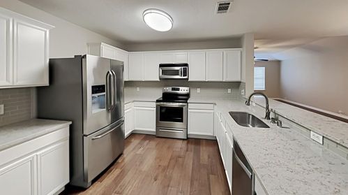 8816 Sagebrush Trl, Aubrey, TX 76227-3825