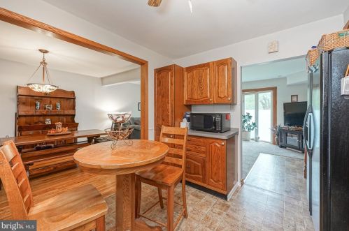 318 White Birch Dr, Riverton NJ  08077-4396 exterior