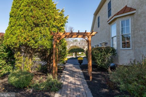 4040 Steeplechase Dr, Collegeville PA  19426-1265 exterior