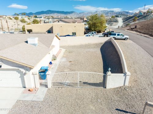 3055 Gatewood Dr, Lake Havasu City, AZ 86404-3352