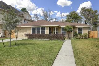 140 Pamellia Dr, Bellaire, TX 77401-3712