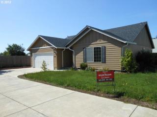 145 Kourt Dr, Eugene, OR 97404-2273