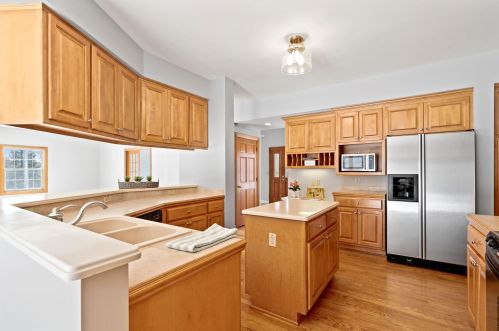 10420 Gazebo Hill Pkwy, Thiensville, WI 53092-6301
