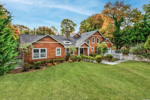 9 Central Dr, Muttontown, NY 11545-1105