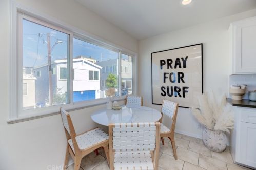 212 41st St, Manhattan Beach CA  90266-3141 exterior