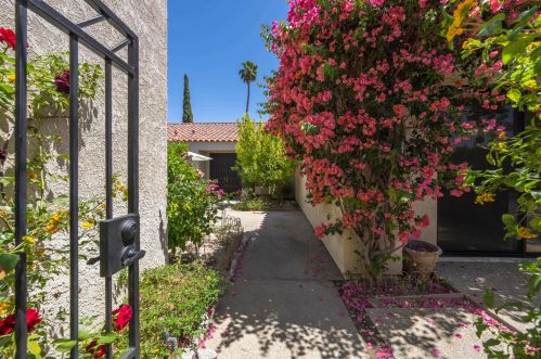 10111 Lakeview Dr, Rancho Mirage CA  92270-1474 exterior