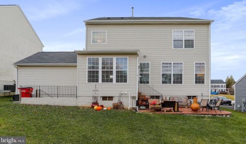 95 Butler St, Charles Town WV  25414-5566 exterior