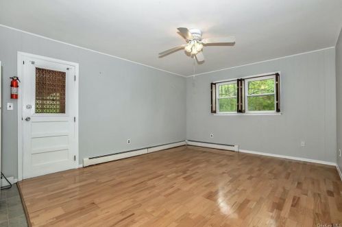 4 Eunice Ln, Thornwood NY  10594-1901 exterior