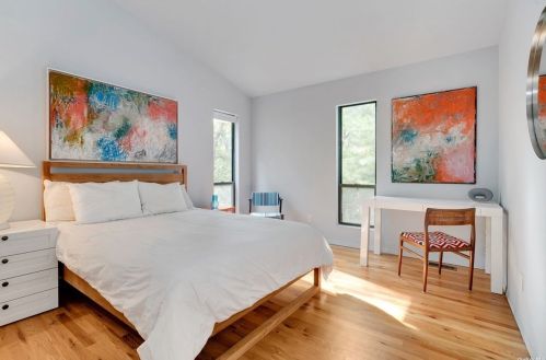 11 Pioneer Ln, East Hampton, NY 11937-3332