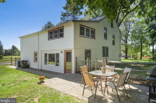 158 7th Ave, Collegeville PA  19426-1904 exterior