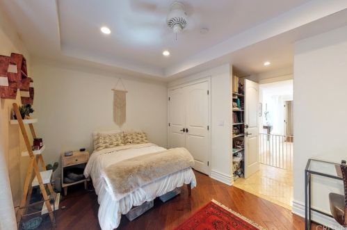 22926 Wrencrest Dr, Calabasas CA  91302-1866 exterior