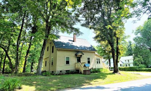 90 Colby Rd, Danville, NH 03819-5103