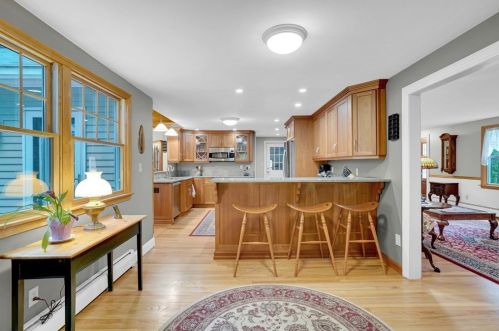 15 Danbury Cir, Amherst NH  03031-2016 exterior