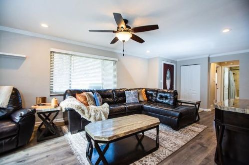 2936 Hardies Rd, Gibsonia, PA 15044-8415