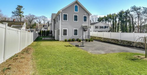 74 Forest St, New Canaan CT  06840-4703 exterior