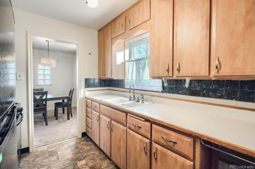 3055 Jasmine St, Denver CO 80222-7017 exterior