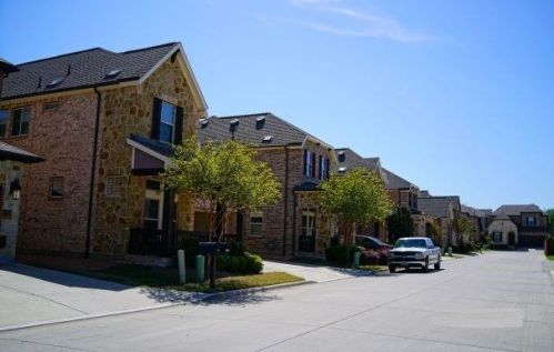 1209 Naples Dr, Richardson TX  75080-2406 exterior