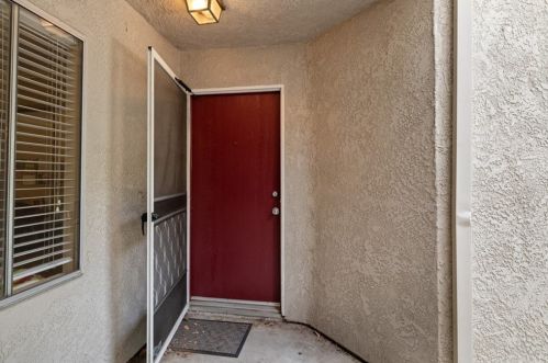 284 Lemon Grv, Irvine, CA 92618-4526