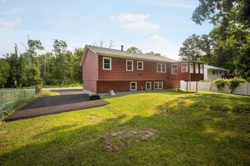 72 Spook Hl Rd, New Hamburg NY  12590-4305 exterior