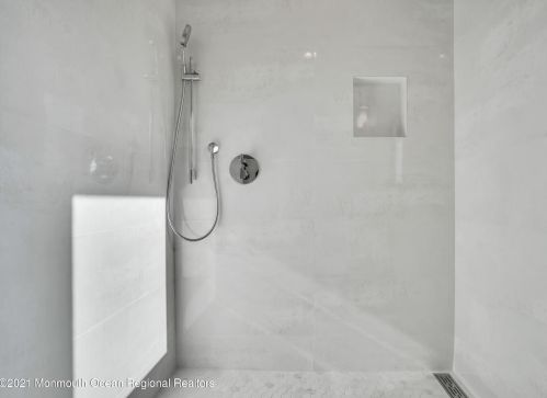 49 Cherokee Ln, Bricktown NJ  08724-4405 exterior