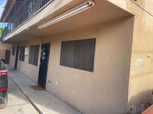 338 5th St, Calexico, CA 92231-2777