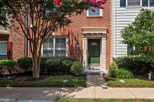 12958 Mandolin Ln, Woodbridge, VA 22192-5389