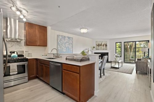2402 Lupine Ct, Daly City, CA 94014-3522