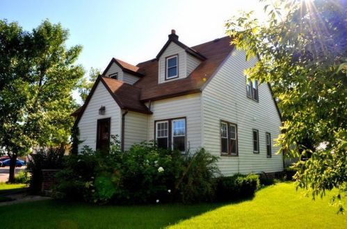 211 2nd St, Graceville, MN 56240-7703