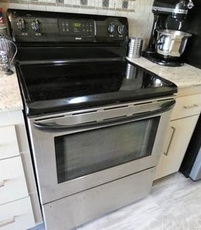 335 Cedar Ave, Long Beach CA  90802-2872 exterior