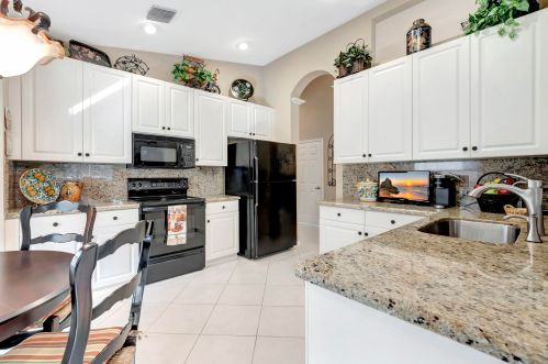 6872 Lismore Ave, Boynton Beach, FL 33437-6415
