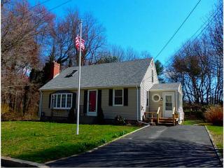 99 Coomer Ave, Warren RI  02885-3705 exterior