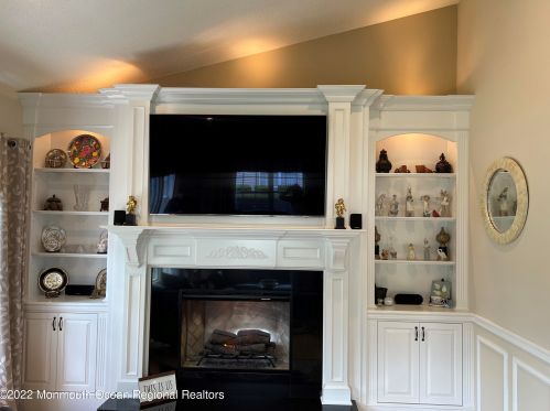 39 Riva Blvd, Bricktown NJ 08723-7983 exterior