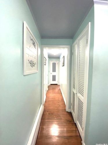 29 Jamaica Ave, Wheatley Heights NY  11798-3027 exterior