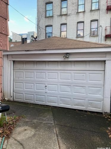 144-68 87th Rd, Jamaica NY  11421-1838 exterior