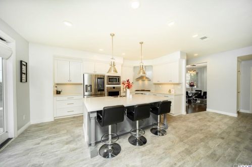 721 Cinnabar Pl, Simi Valley CA 93065-7200 exterior